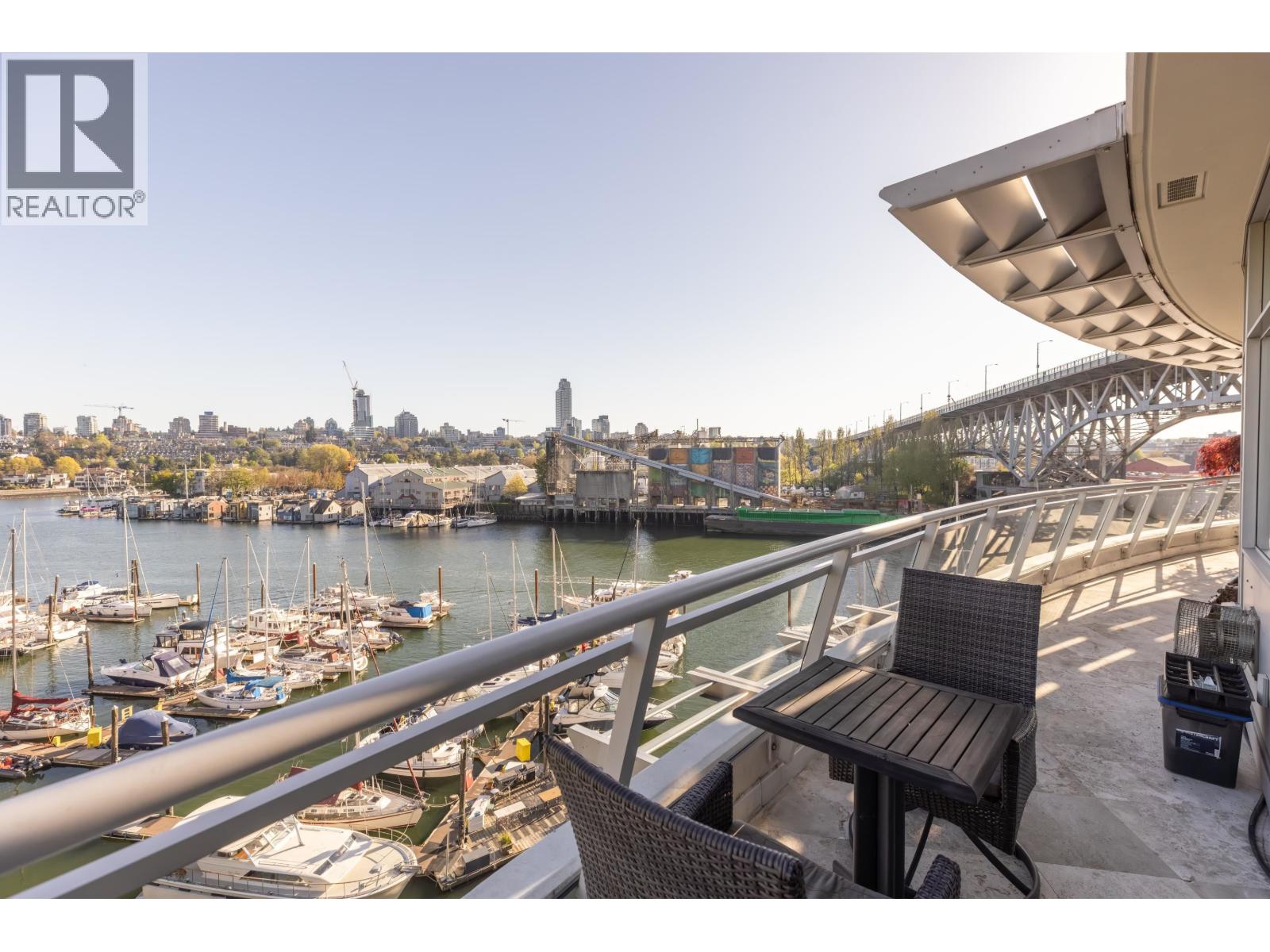 701 628 KINGHORNE MEWS, Vancouver