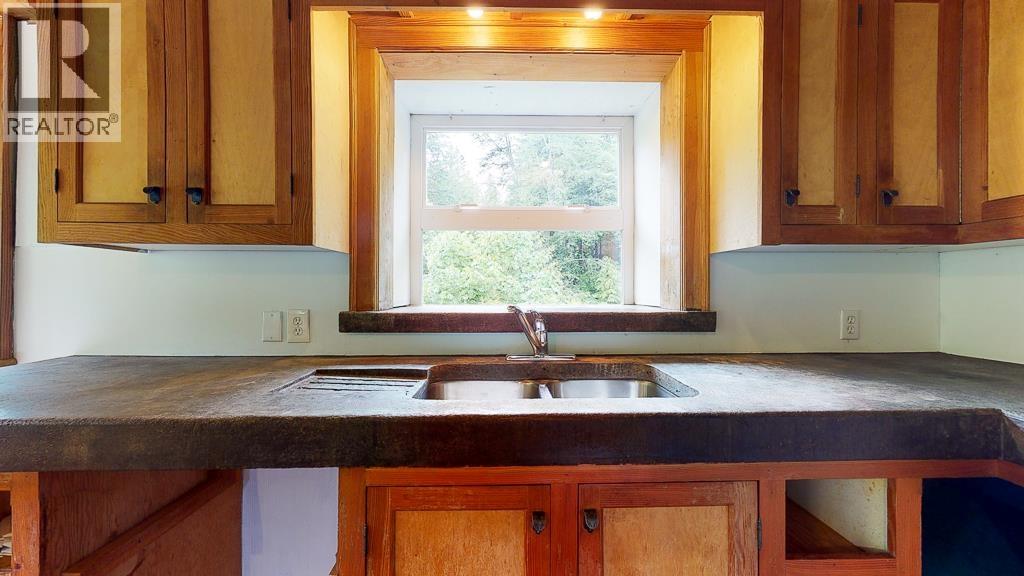 722 WEST BAY ROAD, Gambier Island