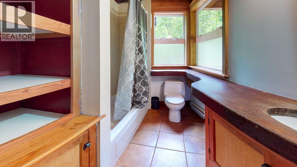 722 WEST BAY ROAD, Gambier Island