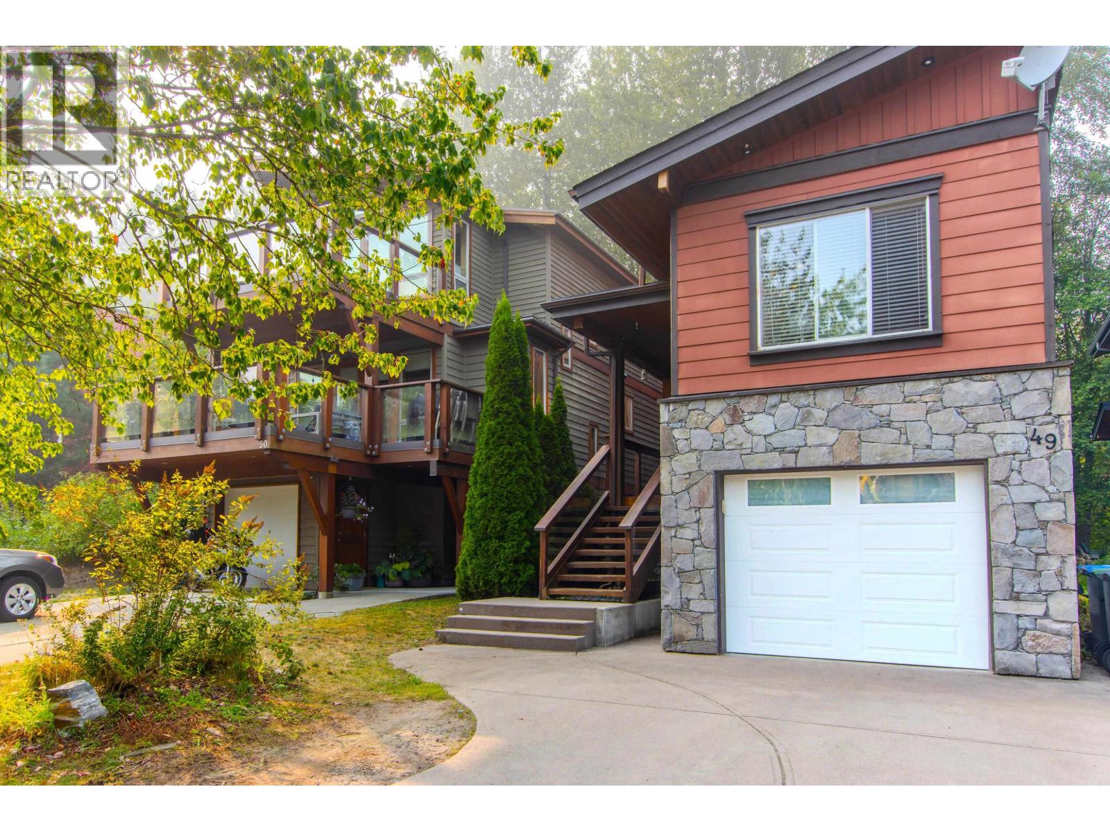 49 40137 GOVERNMENT ROAD, Squamish