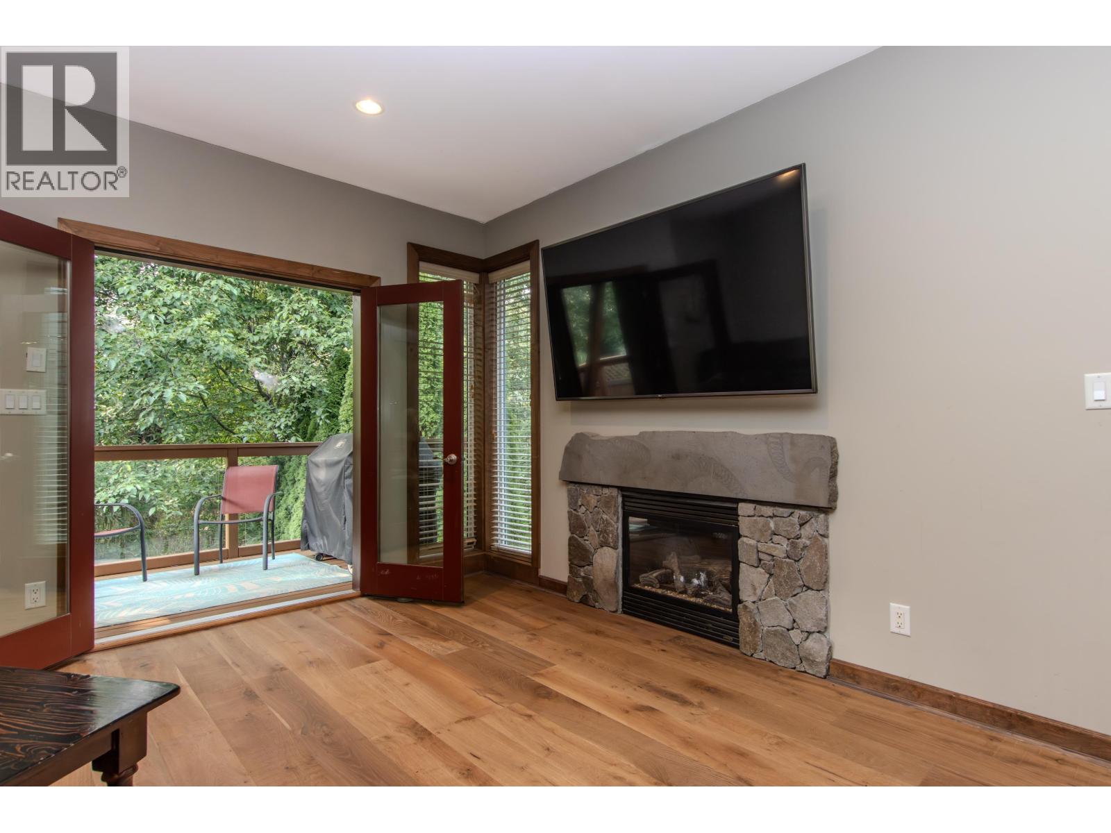 49 40137 GOVERNMENT ROAD, Squamish