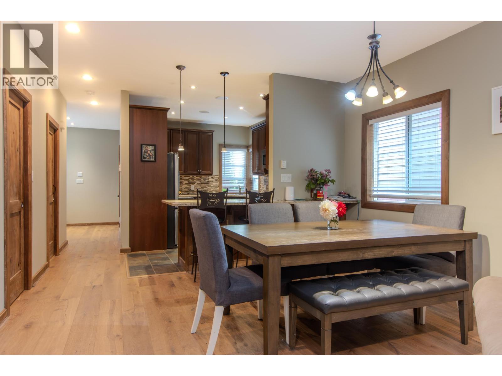 49 40137 GOVERNMENT ROAD, Squamish
