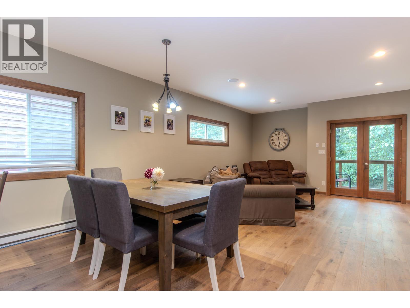 49 40137 GOVERNMENT ROAD, Squamish