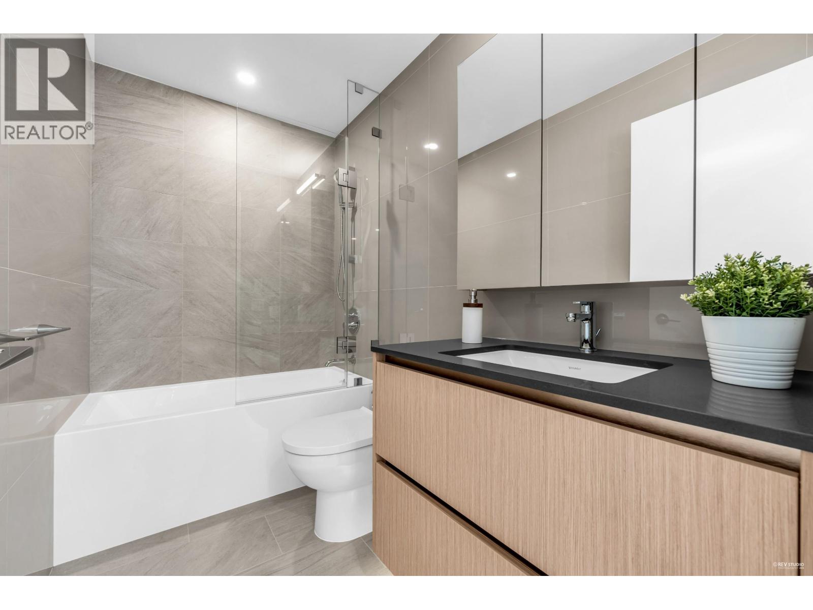 508 5593 NUMBER 3 ROAD, Richmond