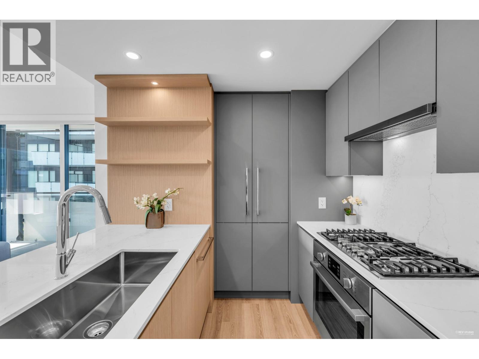 508 5593 NUMBER 3 ROAD, Richmond