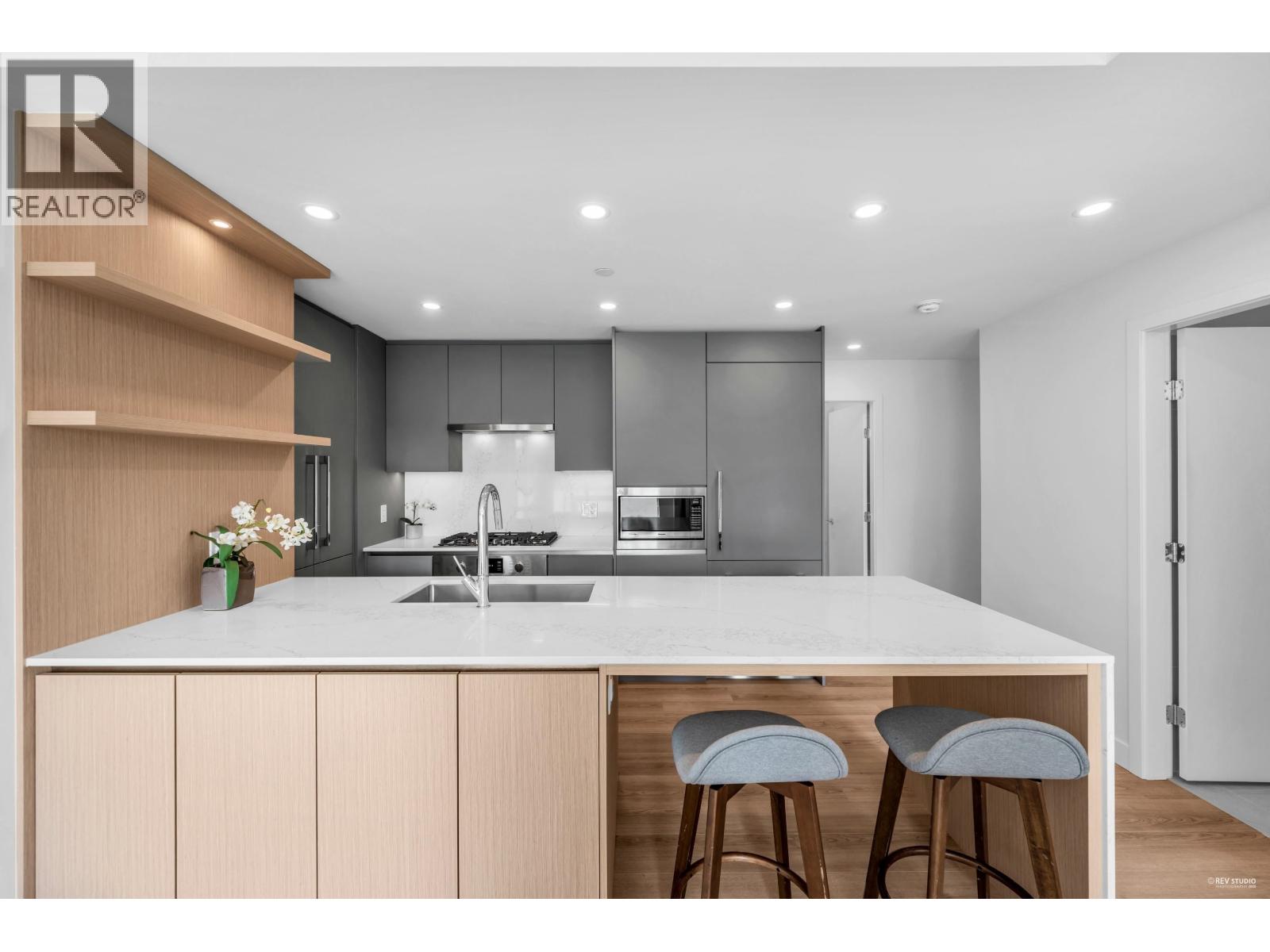 508 5593 NUMBER 3 ROAD, Richmond