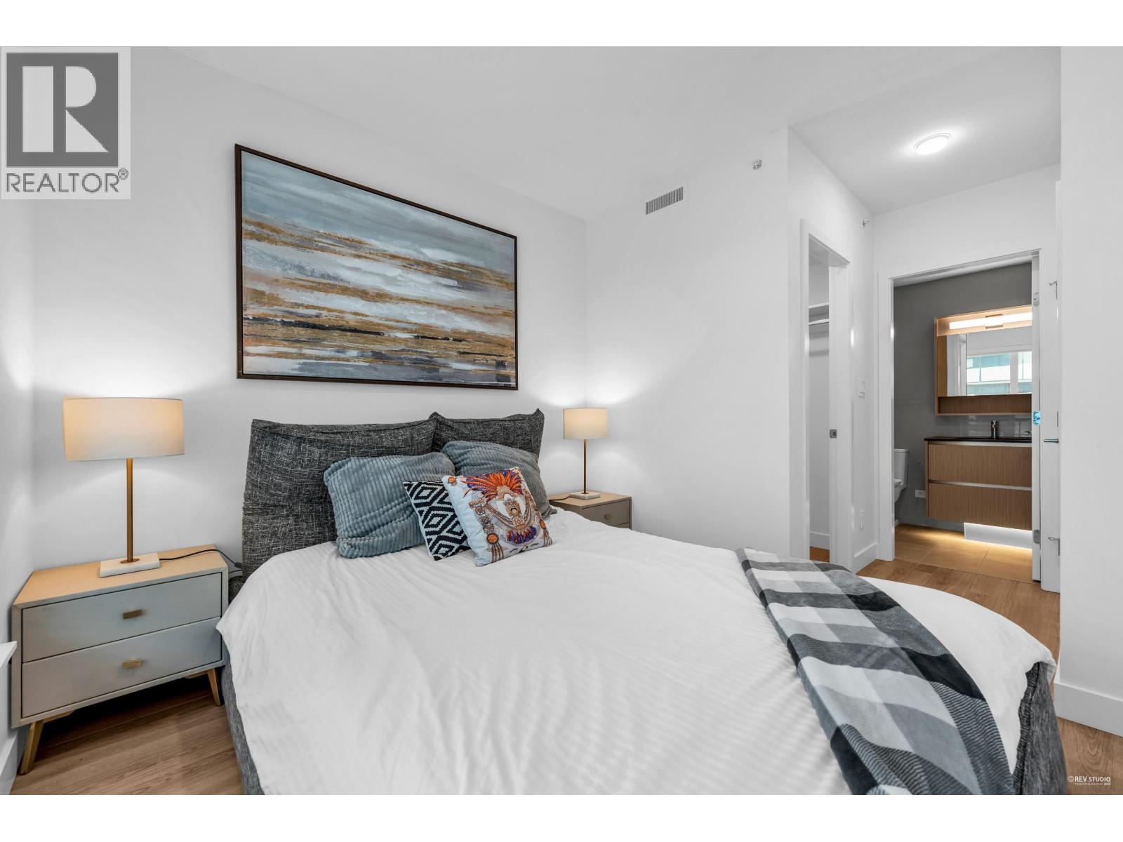 508 5593 NUMBER 3 ROAD, Richmond