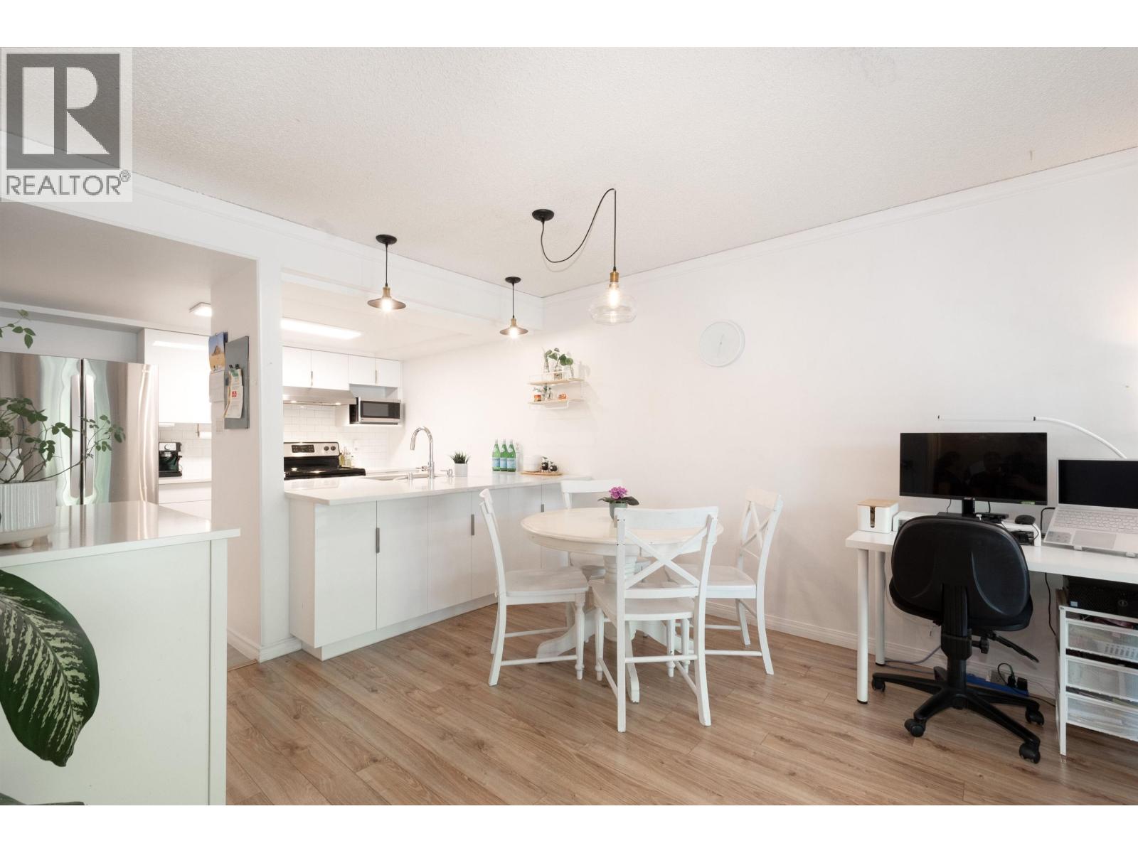 8 385 GINGER DRIVE, New Westminster