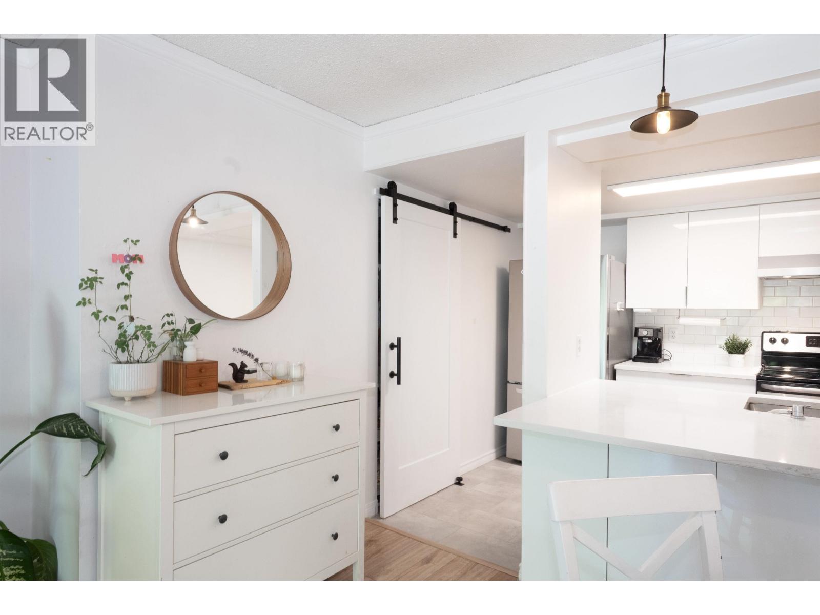 8 385 GINGER DRIVE, New Westminster