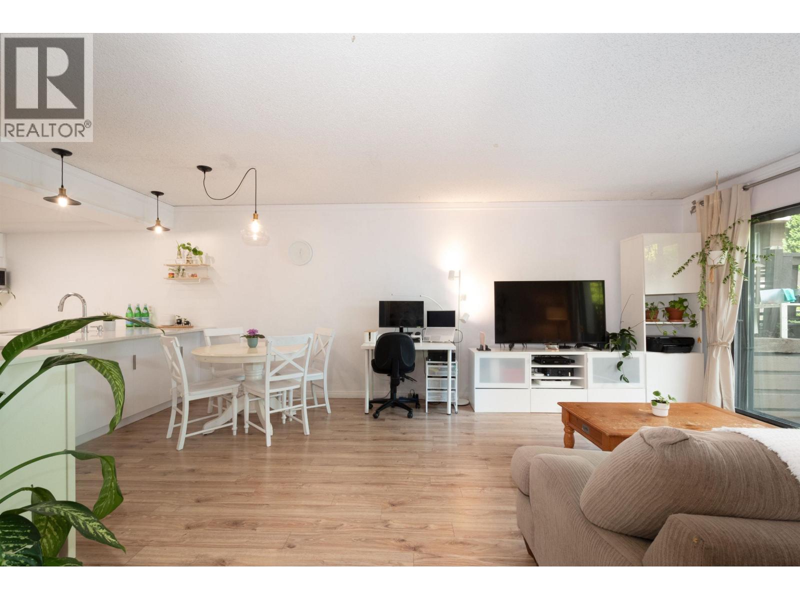 8 385 GINGER DRIVE, New Westminster