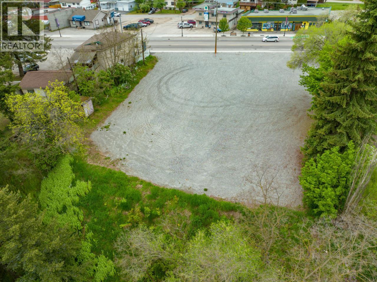  1445 COLUMBIA Avenue, Castlegar