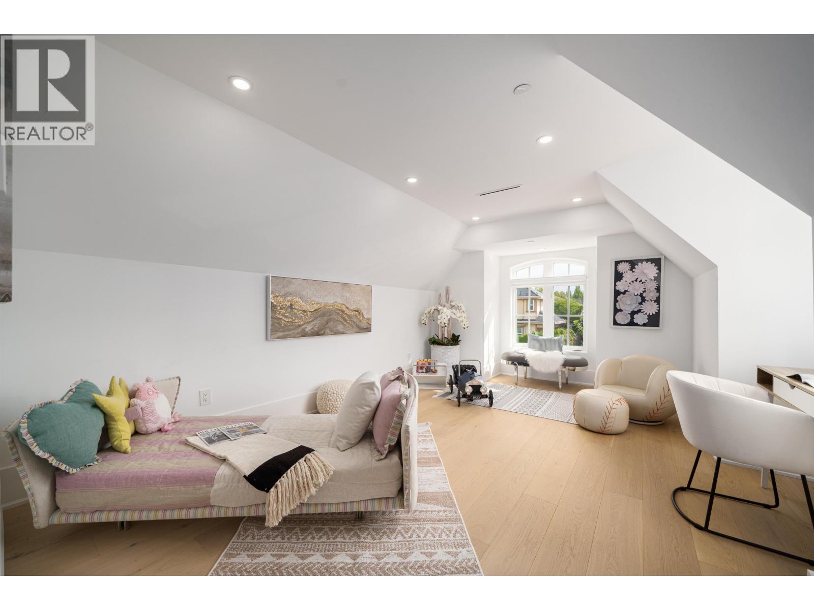 7577 ARMSTRONG STREET, Richmond