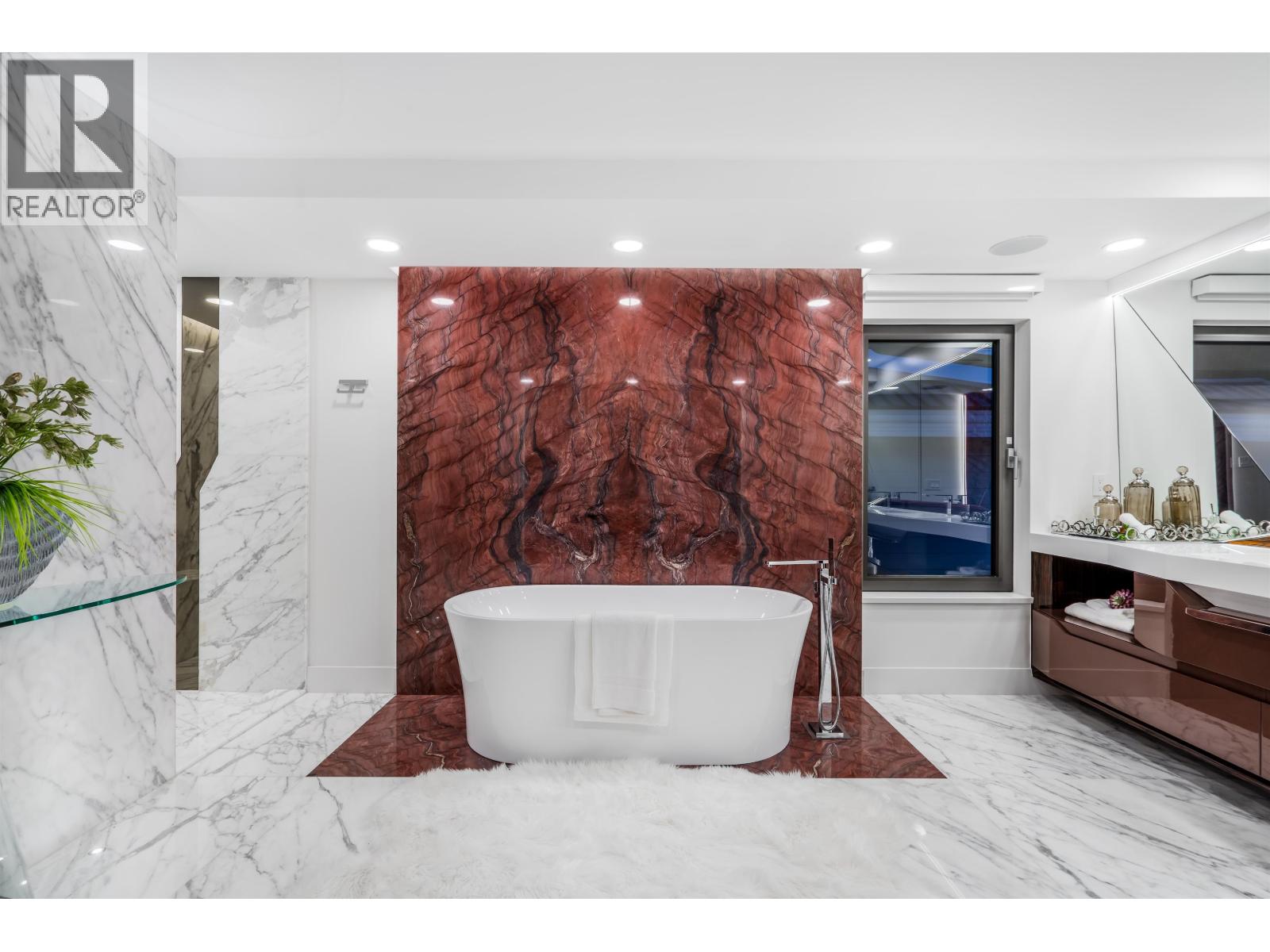 1123 CRESTLINE ROAD, West Vancouver