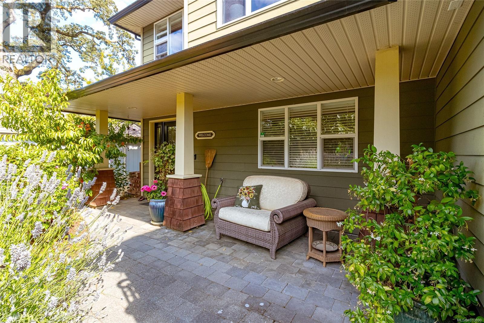  1092 Lucille Drive, Central Saanich