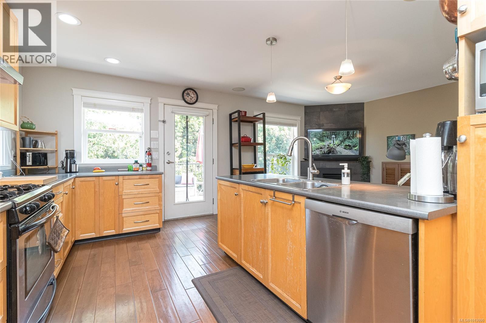  1092 Lucille Drive, Central Saanich