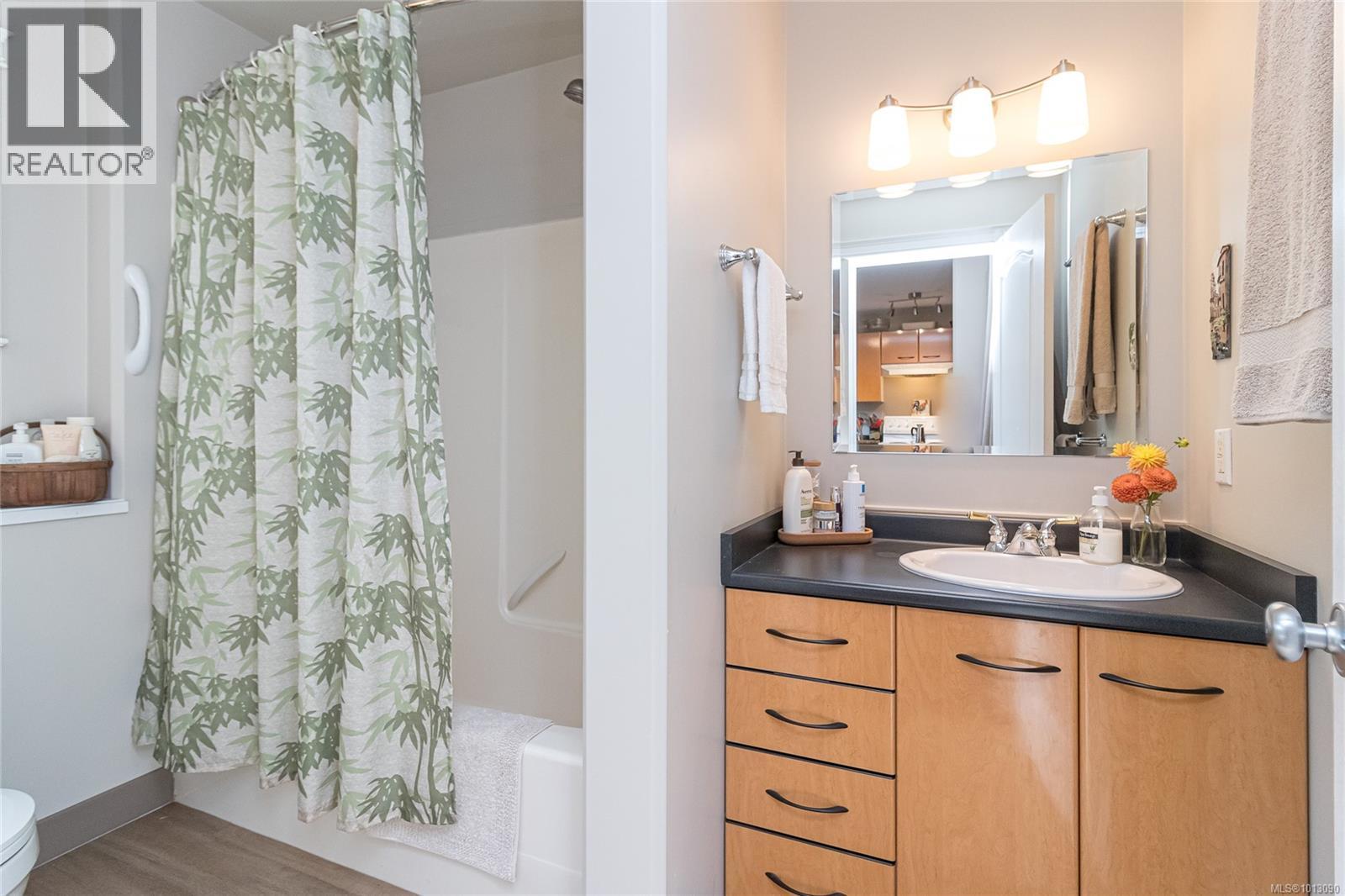  1092 Lucille Drive, Central Saanich