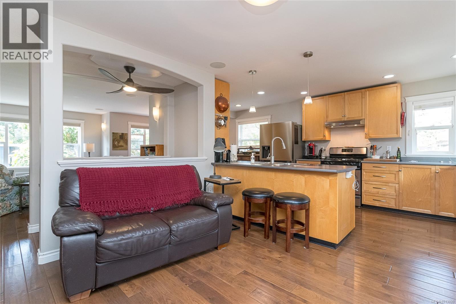 1092 Lucille Drive, Central Saanich