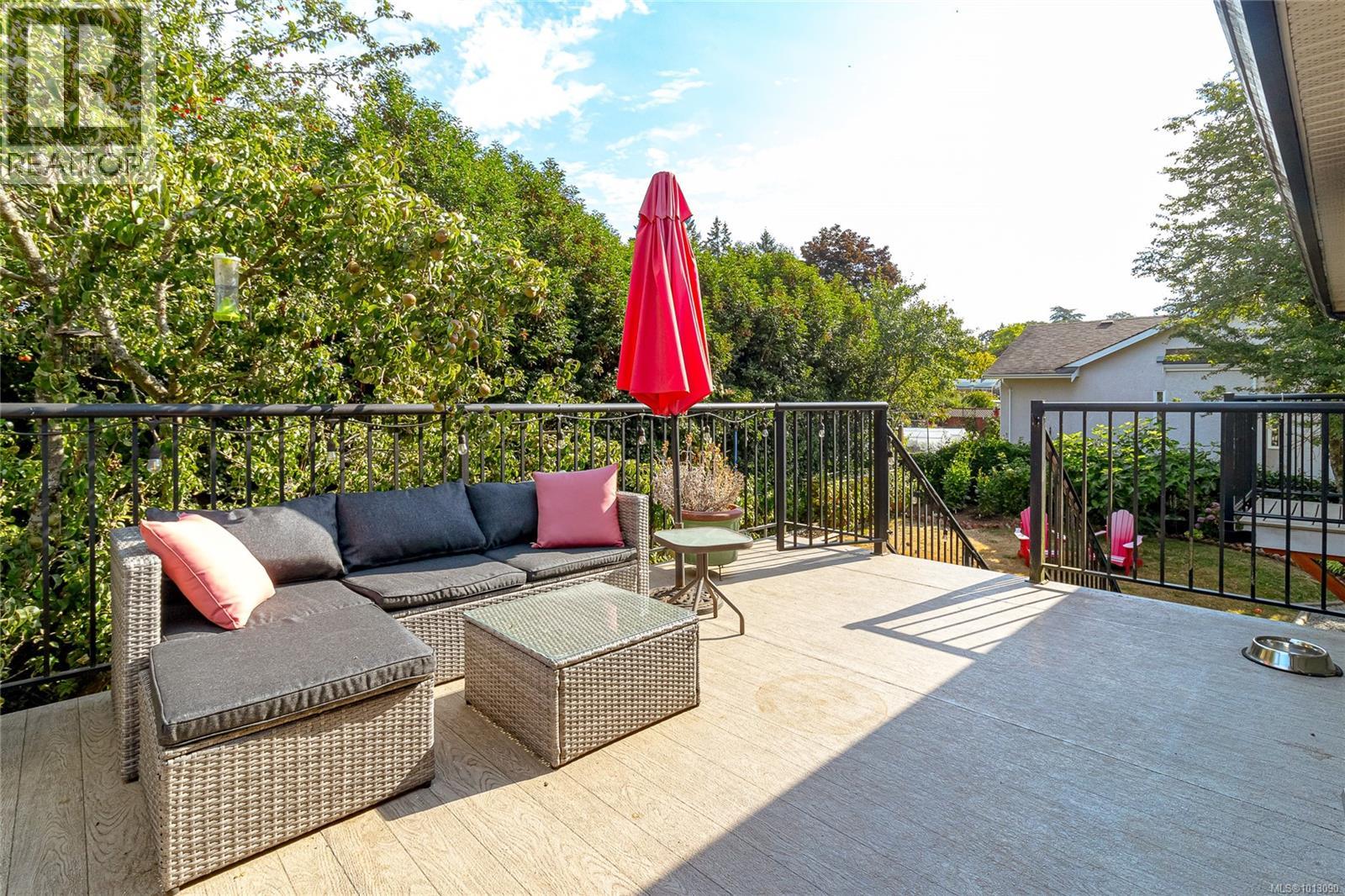  1092 Lucille Drive, Central Saanich