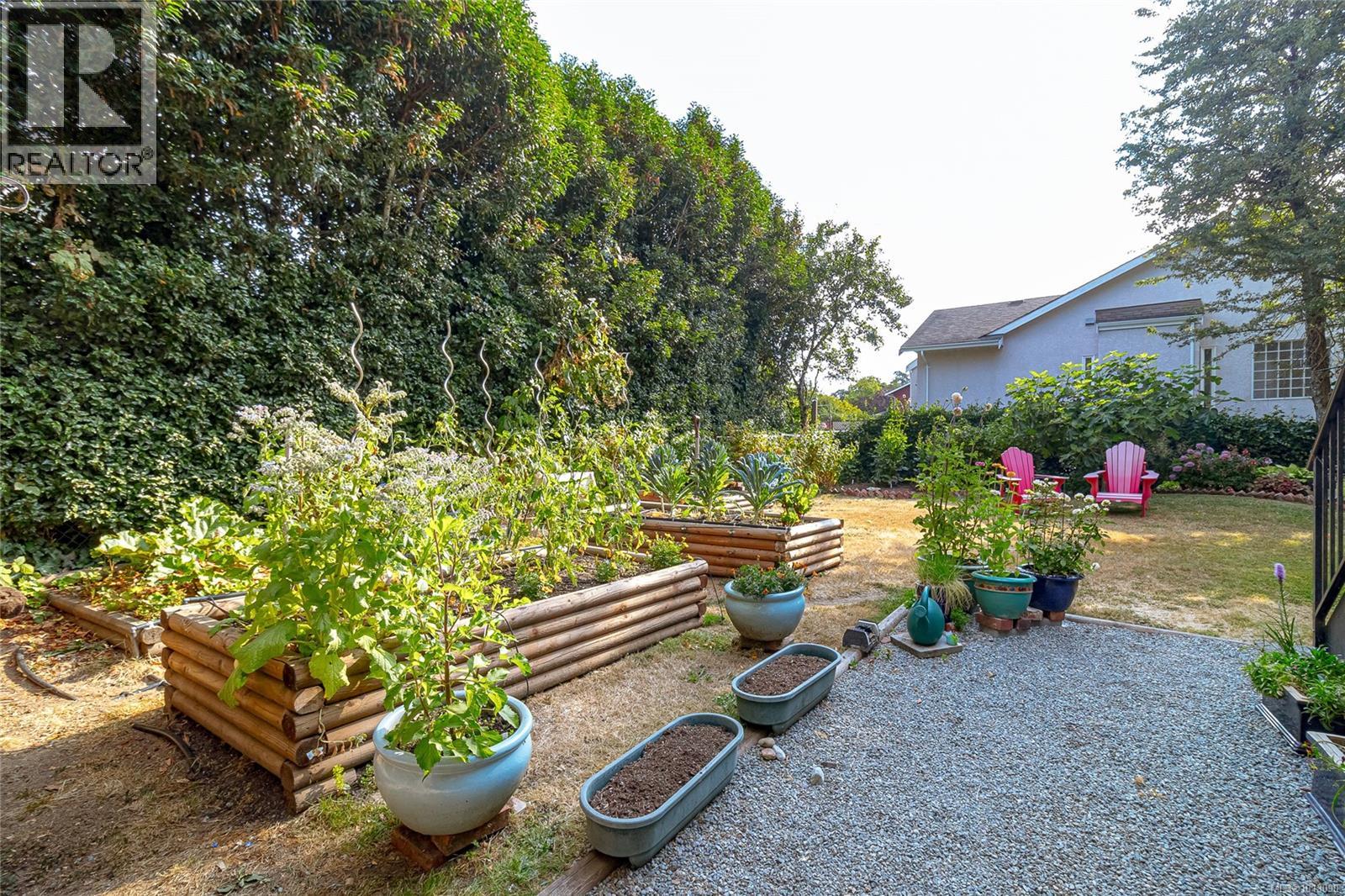  1092 Lucille Drive, Central Saanich