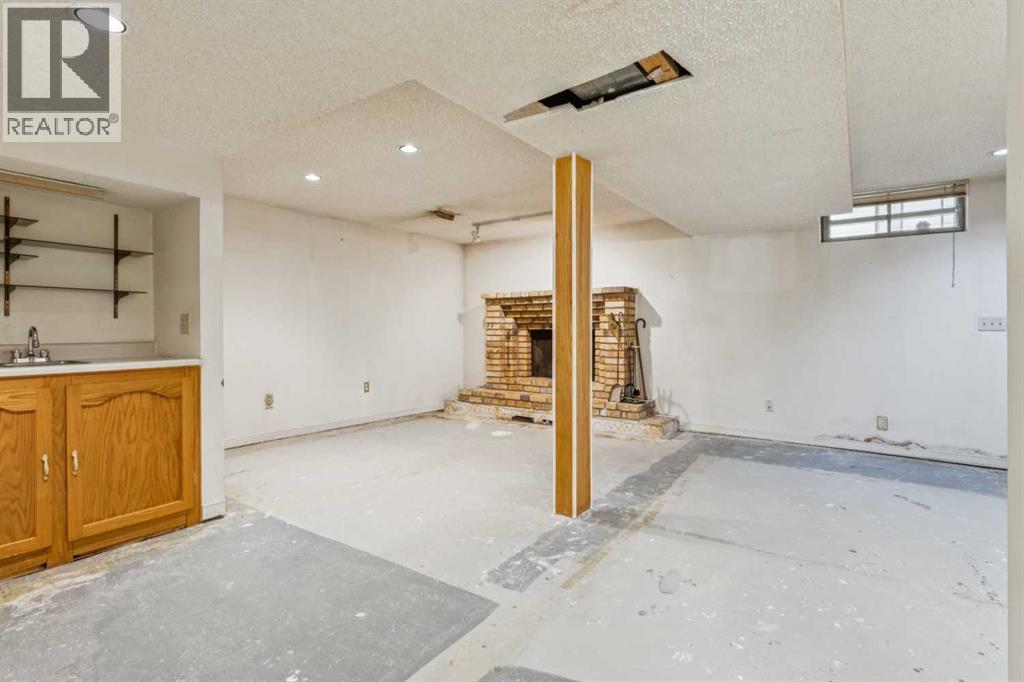 Single Family House Bungalow for Sale in  Pinemill Road NE Pineridge Calgary 