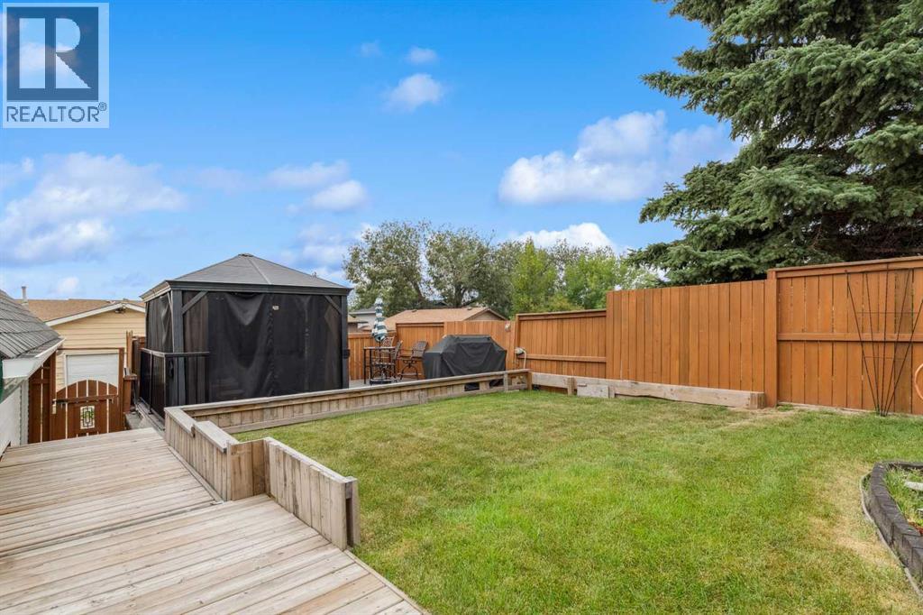 Single Family House Bungalow for Sale in  Pinemill Road NE Pineridge Calgary 