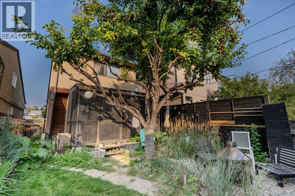 Single Family House 4 Level for Sale in   Avenue NW Montgomery Calgary 
