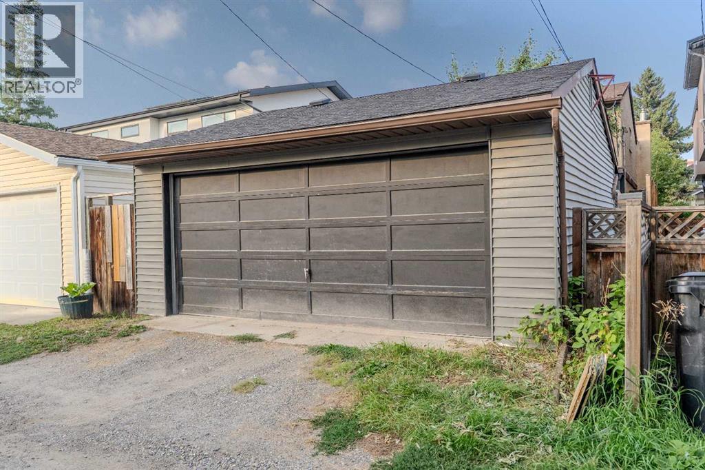 Single Family House 4 Level for Sale in   Avenue NW Montgomery Calgary 