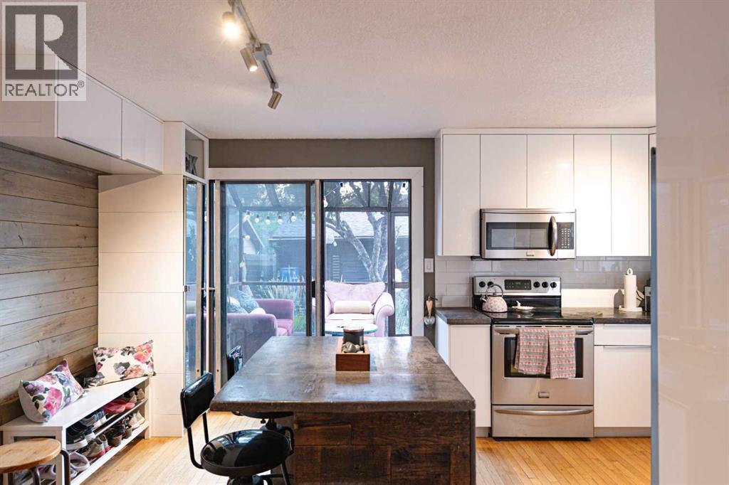 Single Family House 4 Level for Sale in   Avenue NW Montgomery Calgary 
