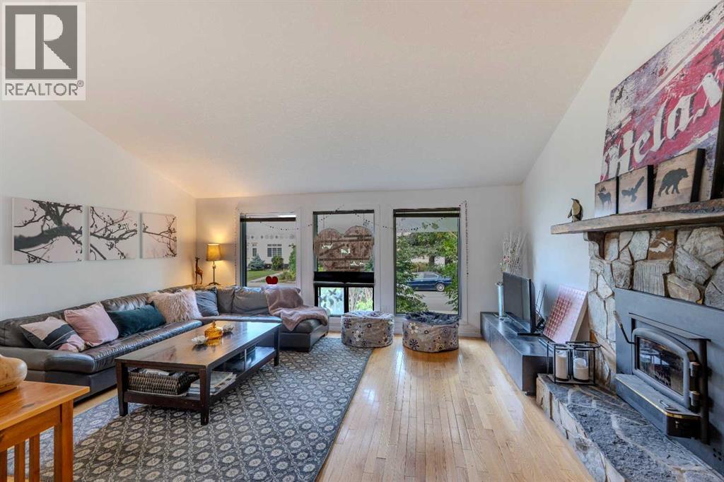 Single Family House 4 Level for Sale in   Avenue NW Montgomery Calgary 