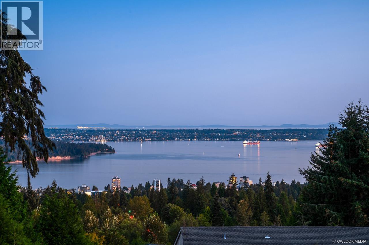 1485 CAMELOT ROAD, West Vancouver
