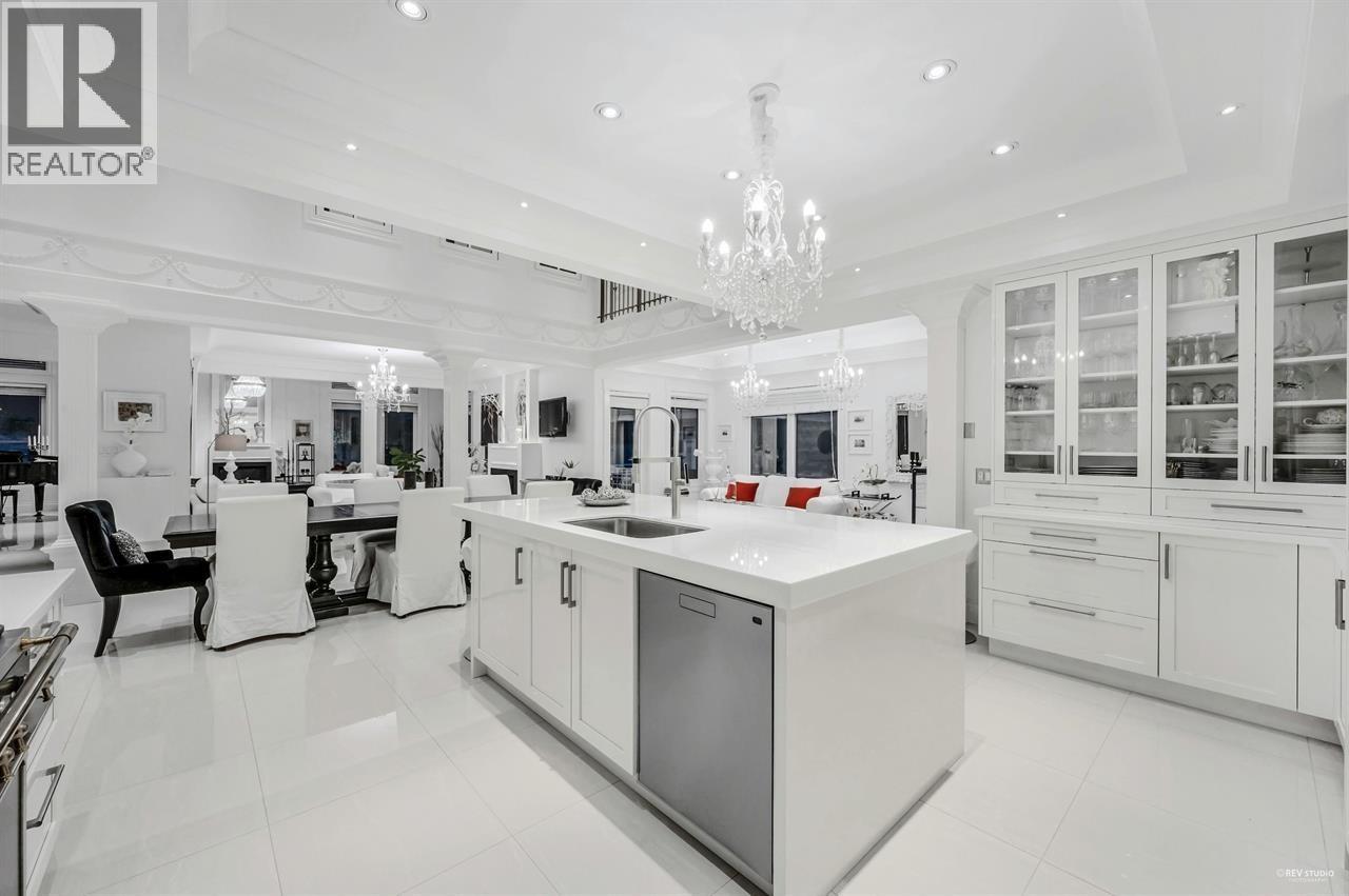 4511 CAPILANO ROAD, North Vancouver