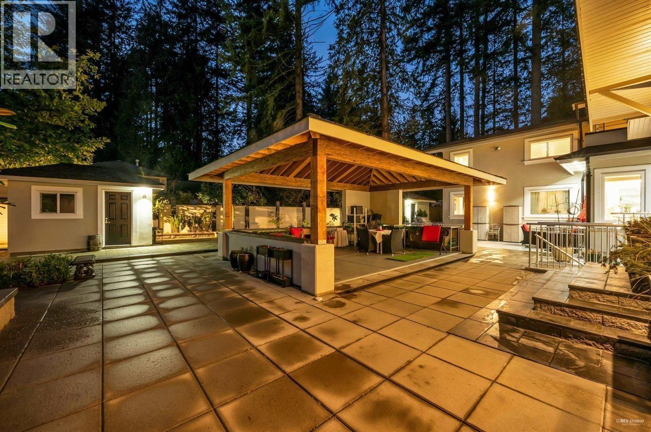 4511 CAPILANO ROAD, North Vancouver