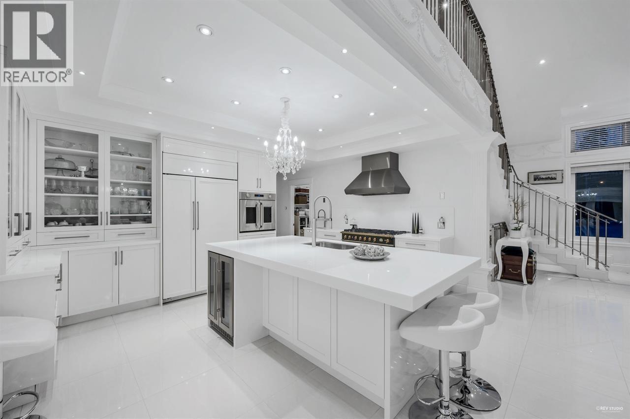 4511 CAPILANO ROAD, North Vancouver