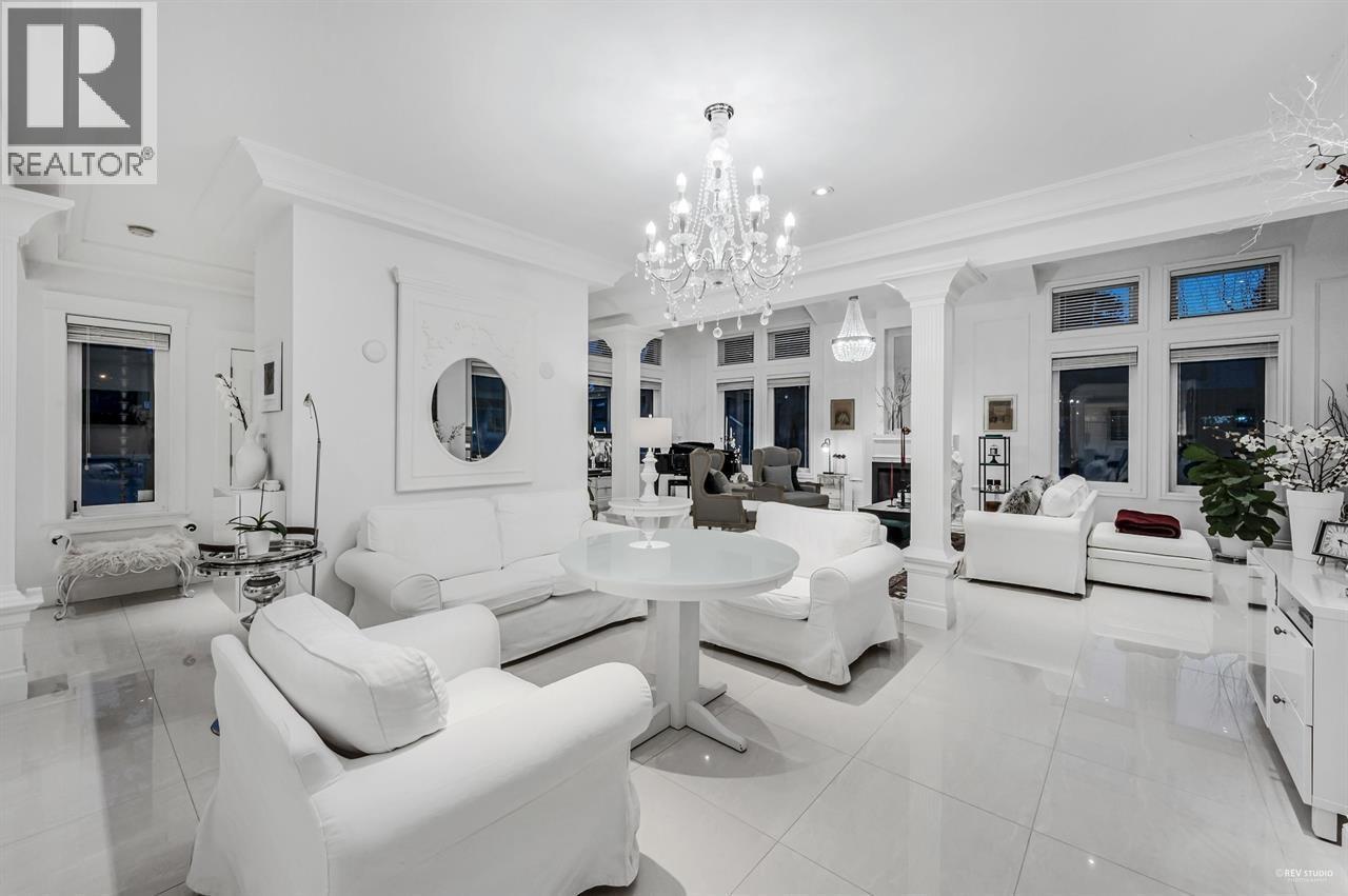 4511 CAPILANO ROAD, North Vancouver
