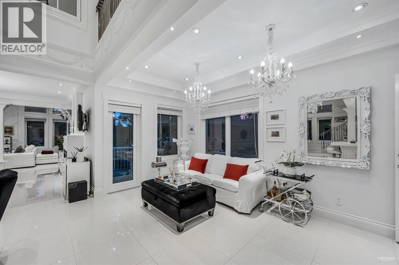 4511 CAPILANO ROAD, North Vancouver