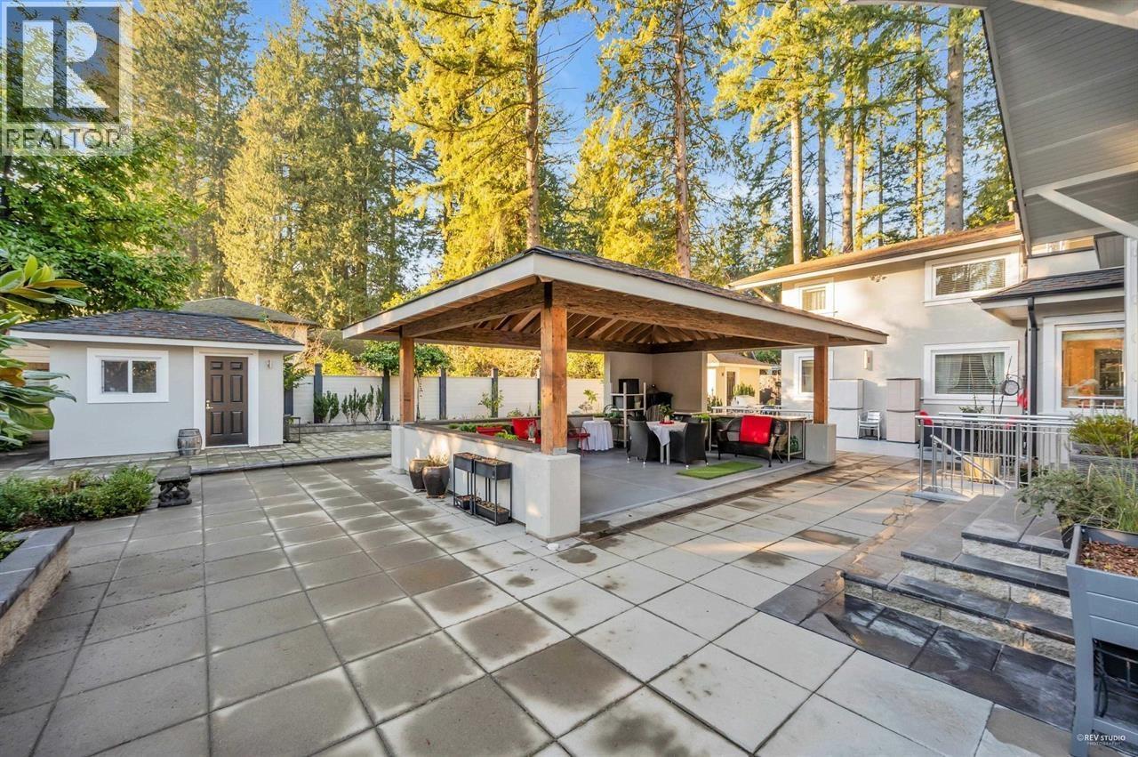 4511 CAPILANO ROAD, North Vancouver