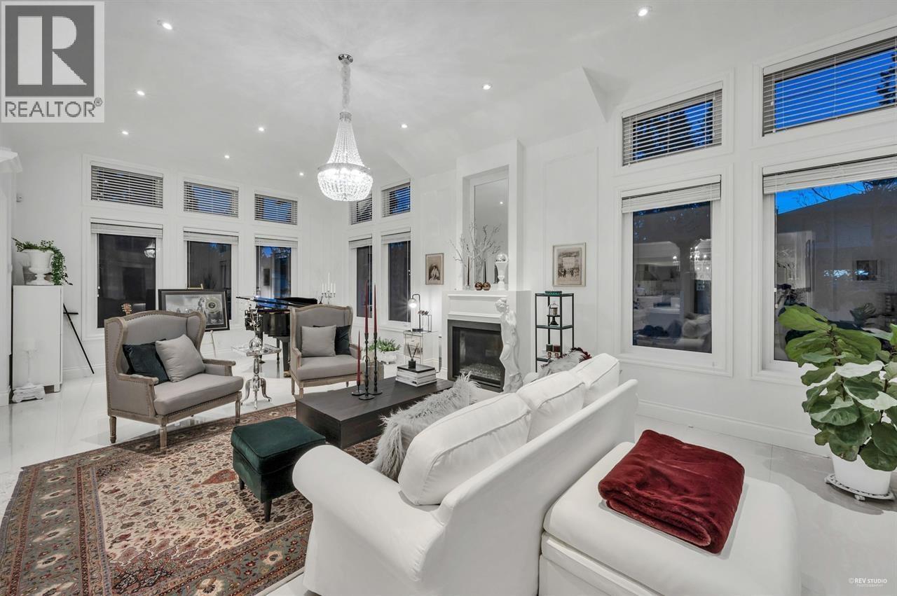 4511 CAPILANO ROAD, North Vancouver