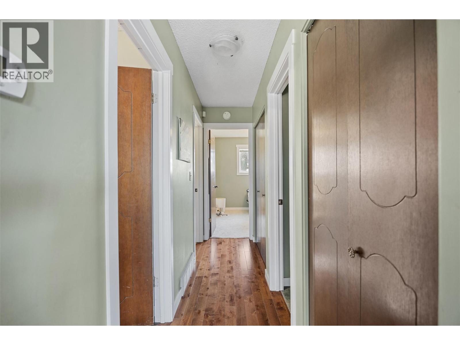 198 ROBSON Drive, Kamloops