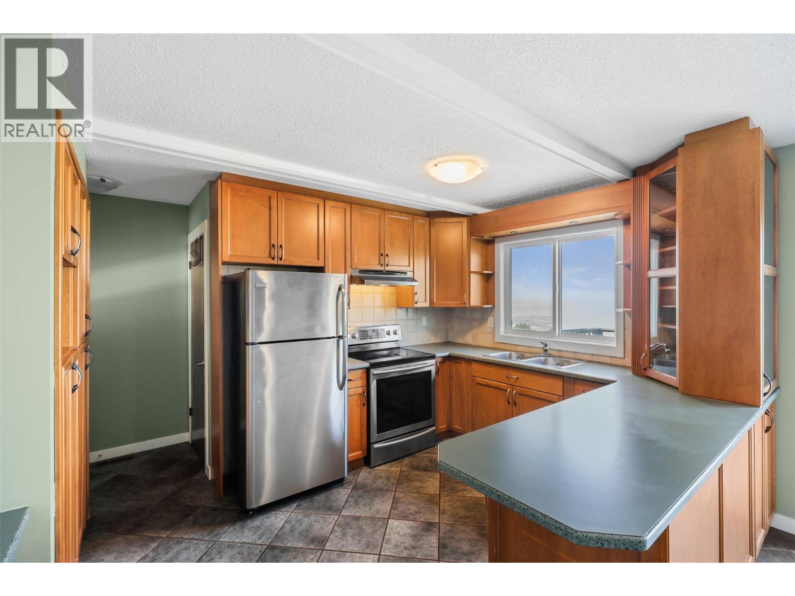 198 ROBSON Drive, Kamloops