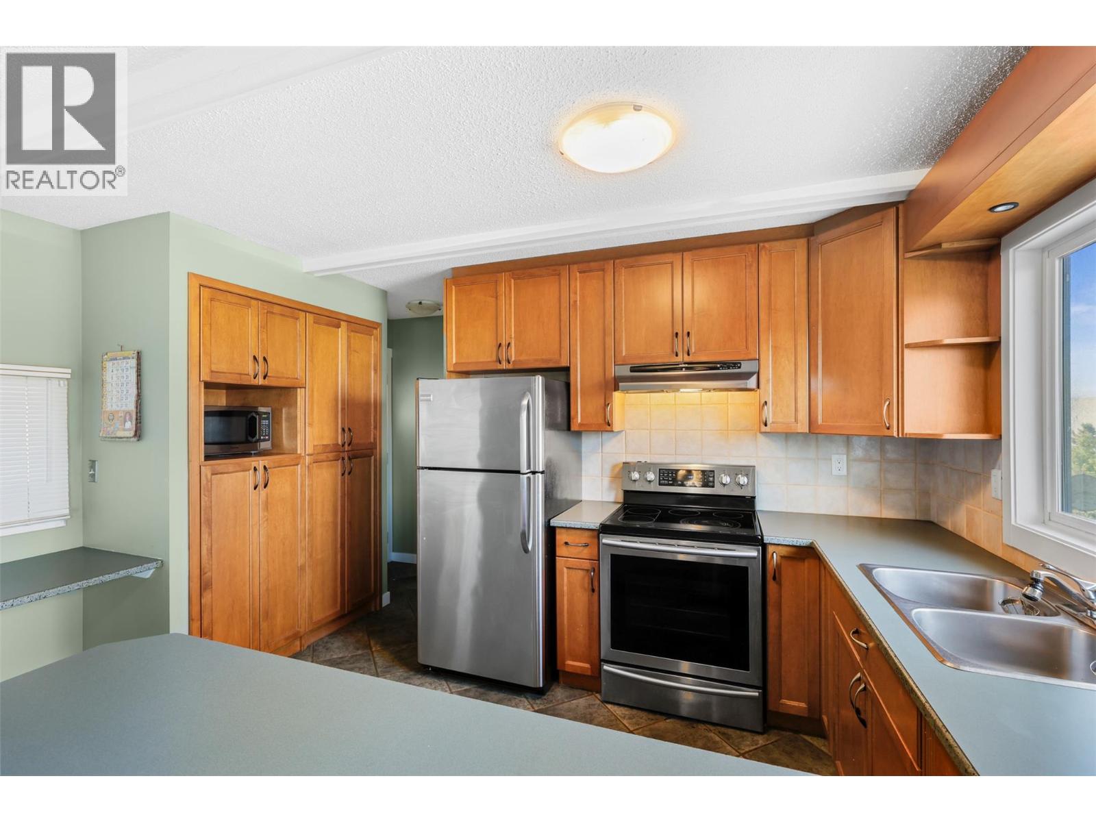 198 ROBSON Drive, Kamloops