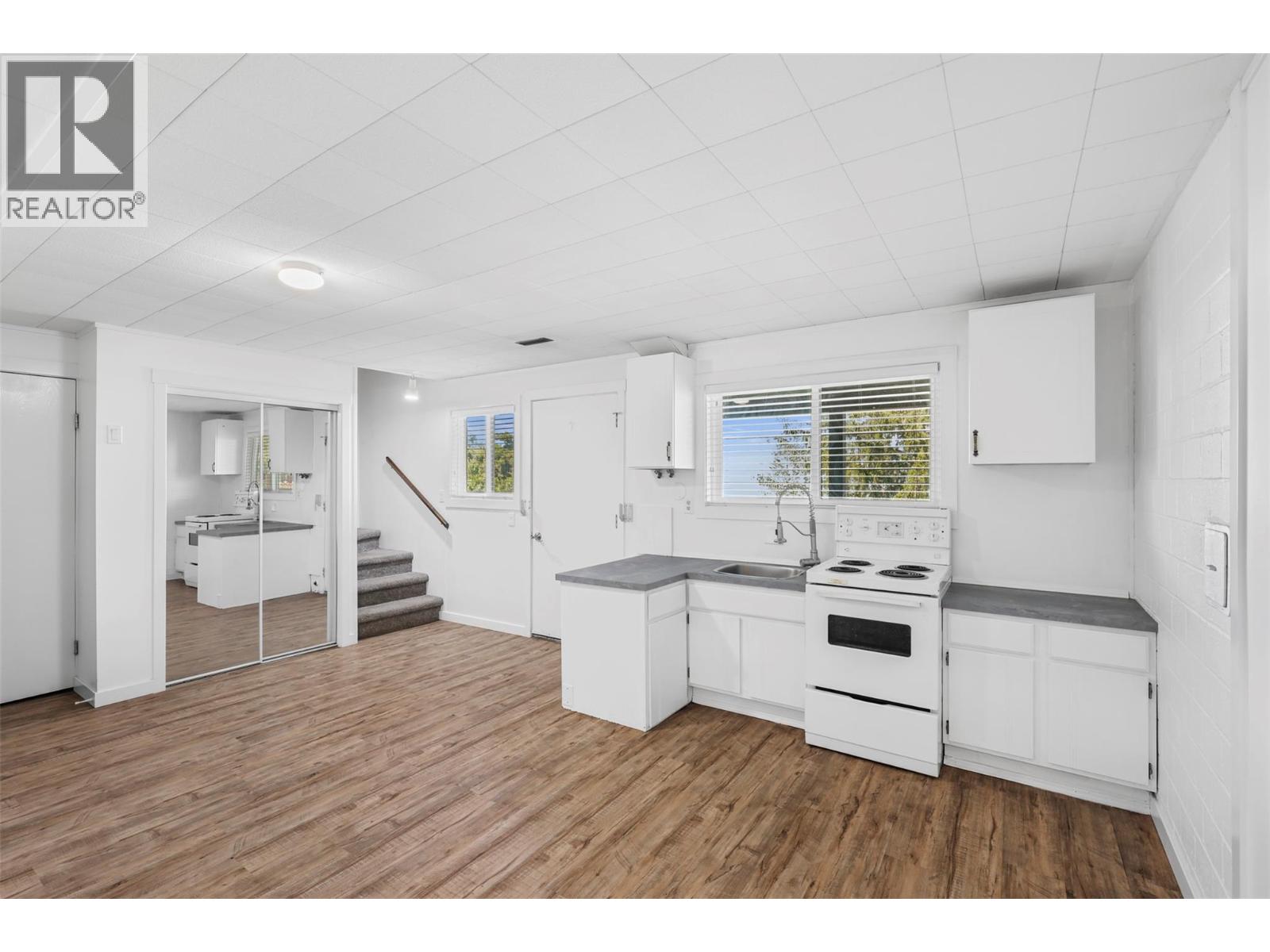 198 ROBSON Drive, Kamloops