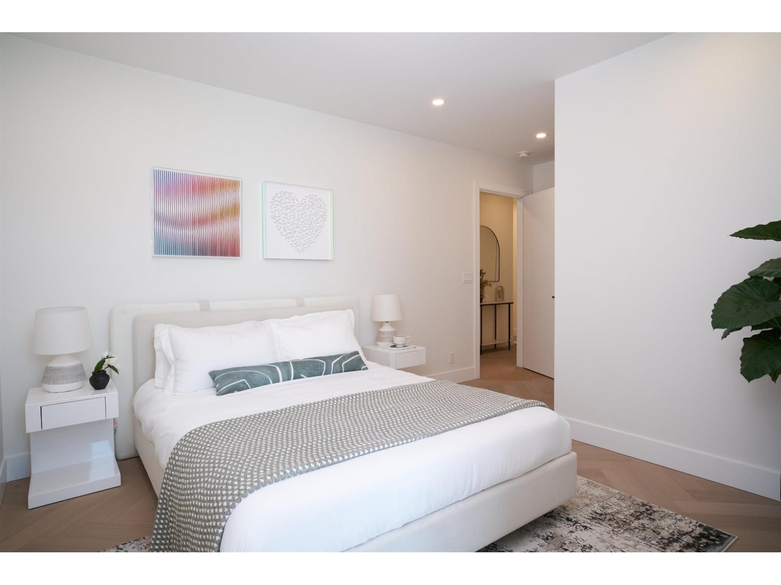 208 1342 JOHNSTON ROAD, White Rock