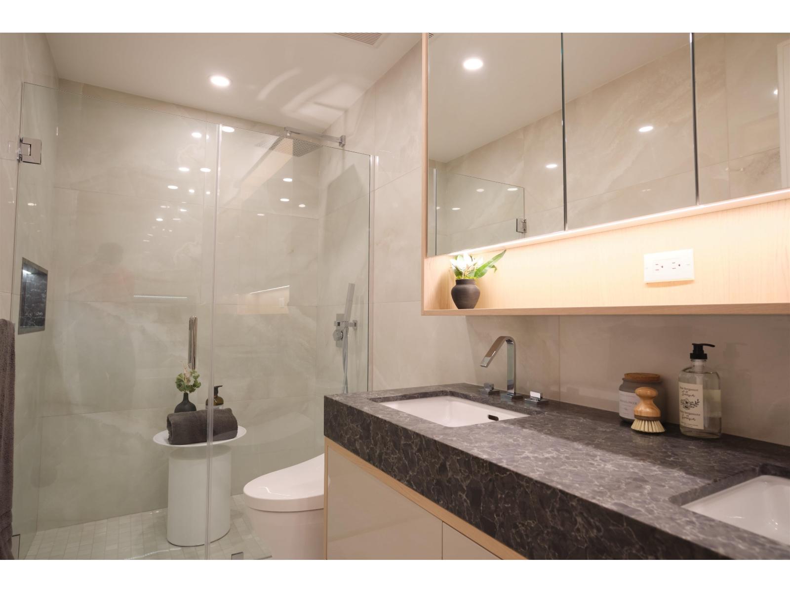 208 1342 JOHNSTON ROAD, White Rock