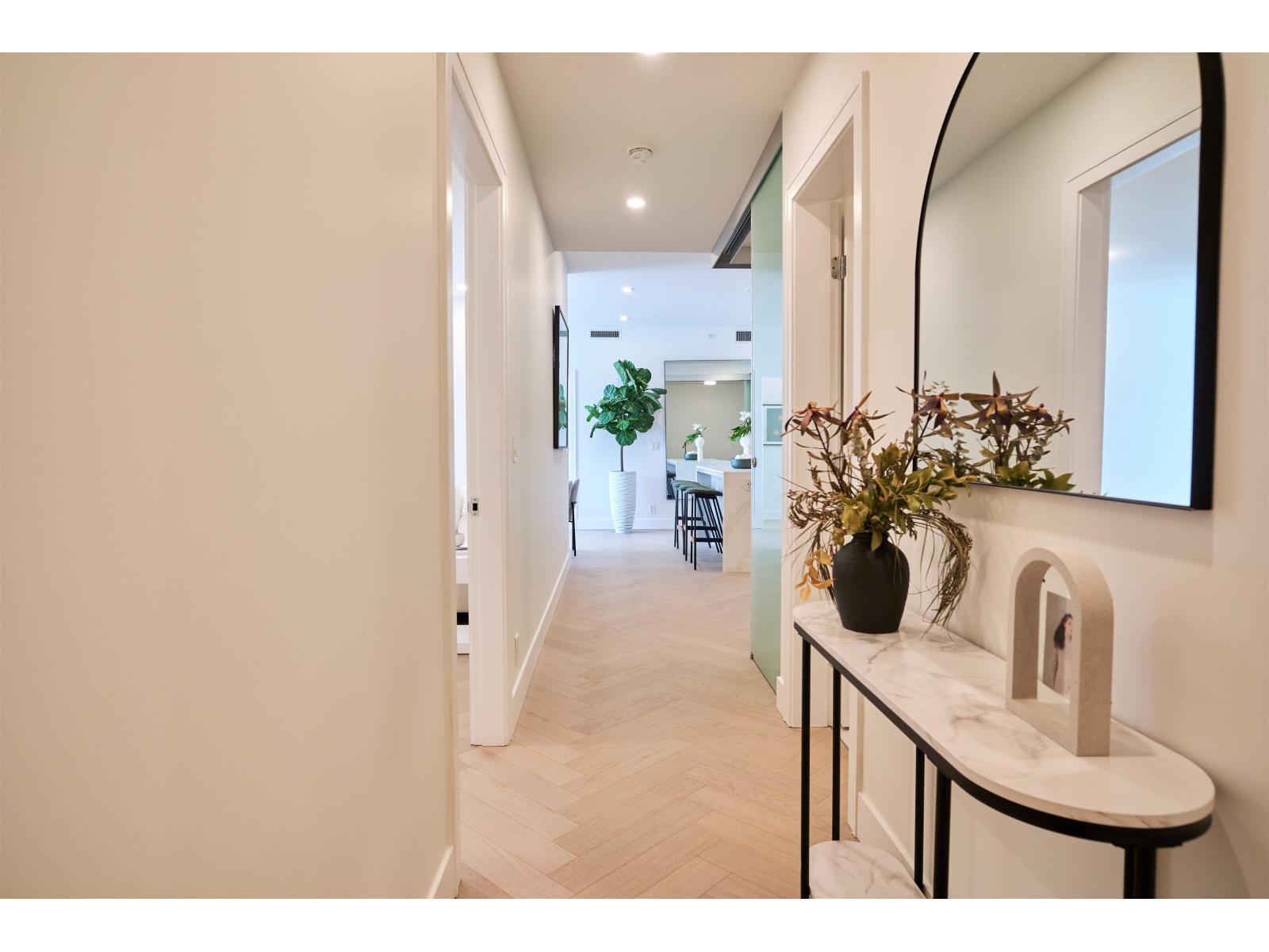 208 1342 JOHNSTON ROAD, White Rock