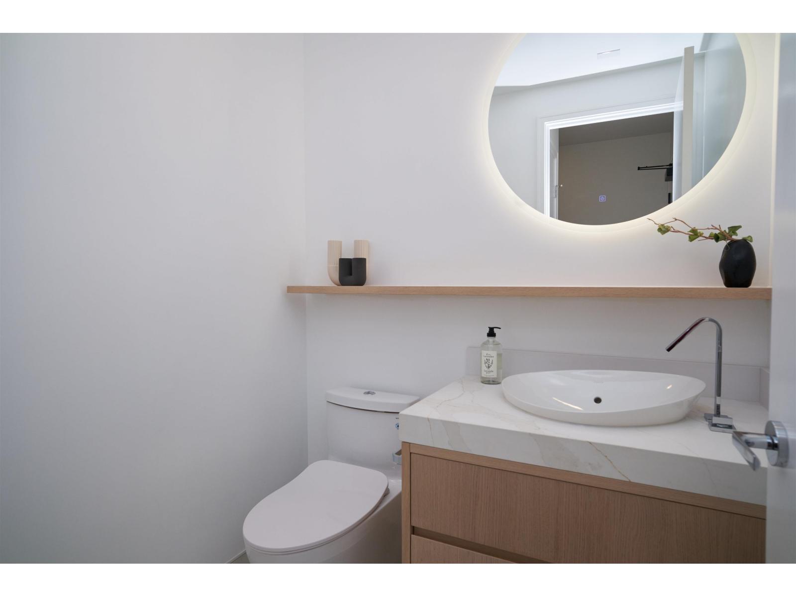 208 1342 JOHNSTON ROAD, White Rock