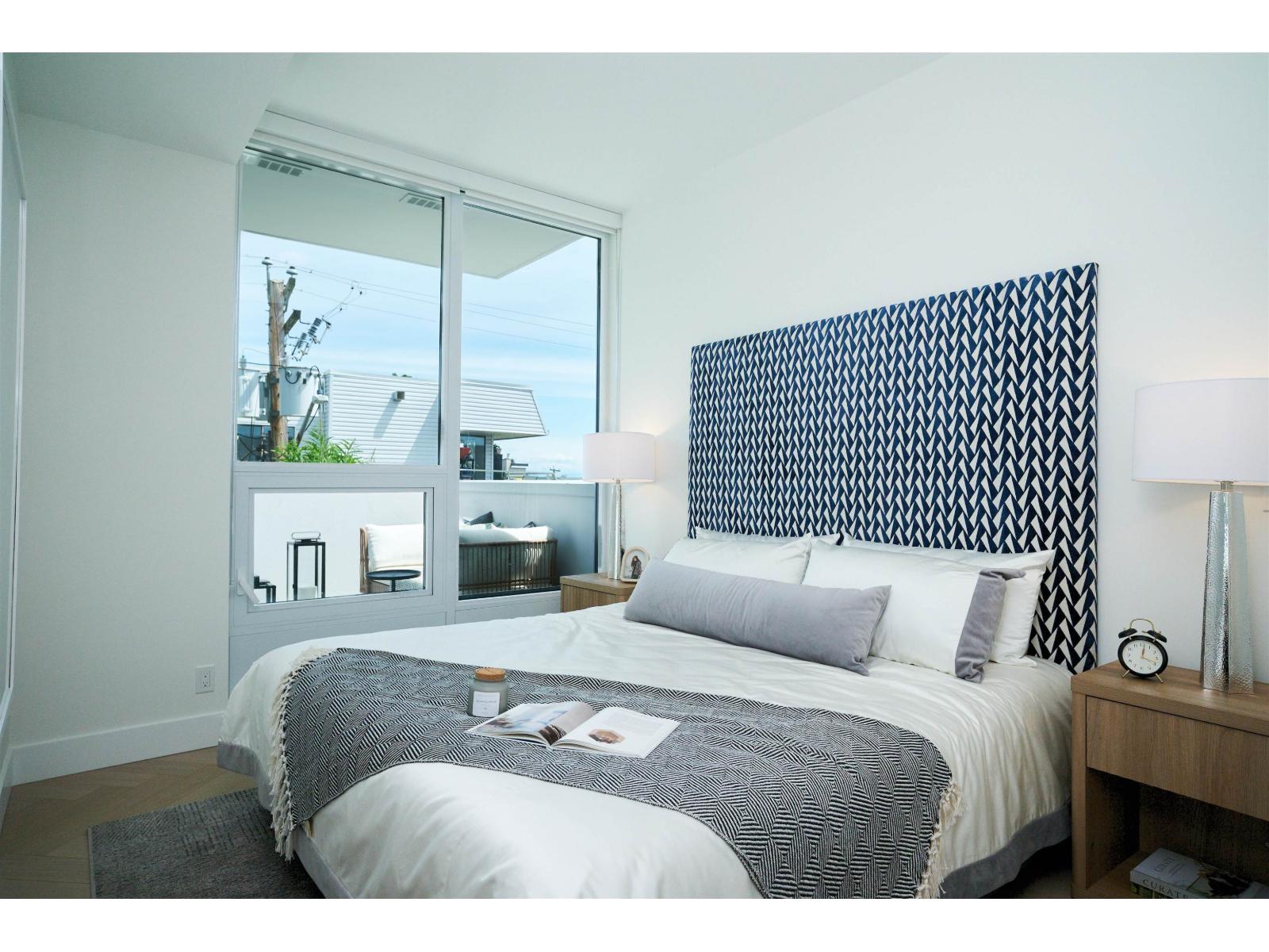 208 1342 JOHNSTON ROAD, White Rock