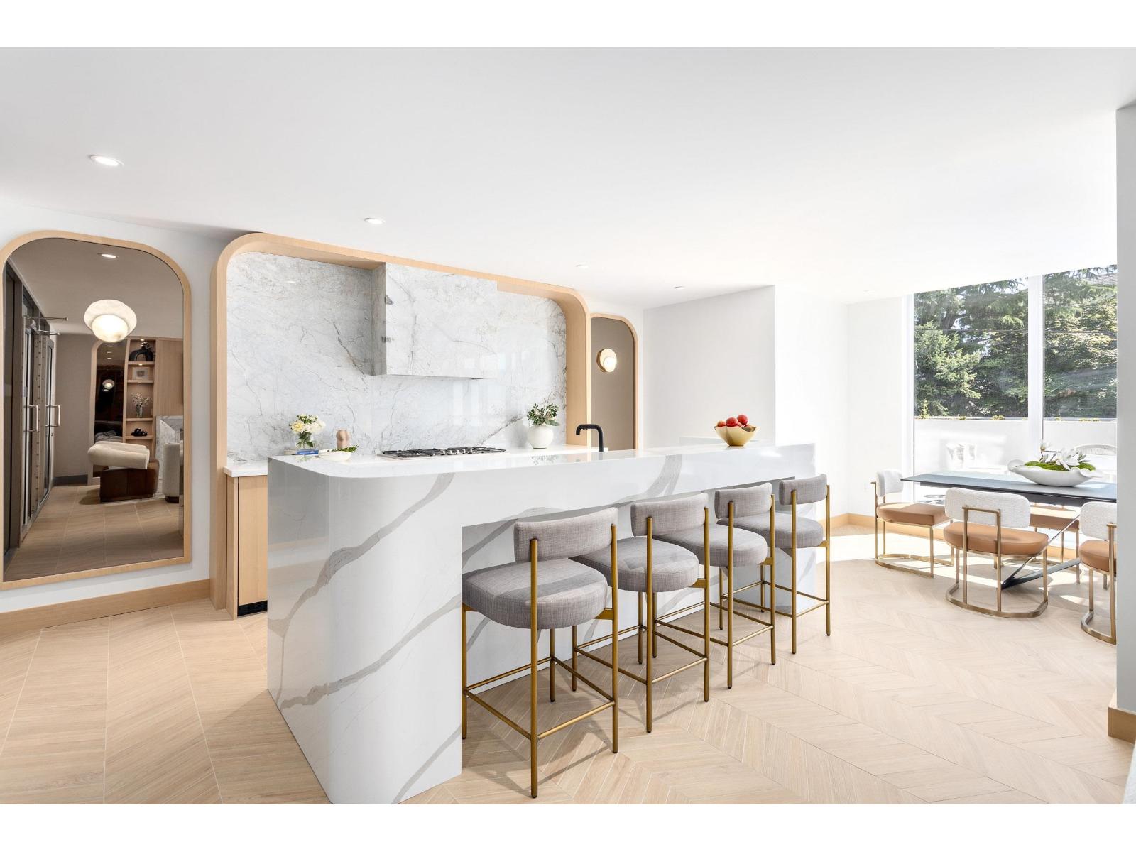 208 1342 JOHNSTON ROAD, White Rock