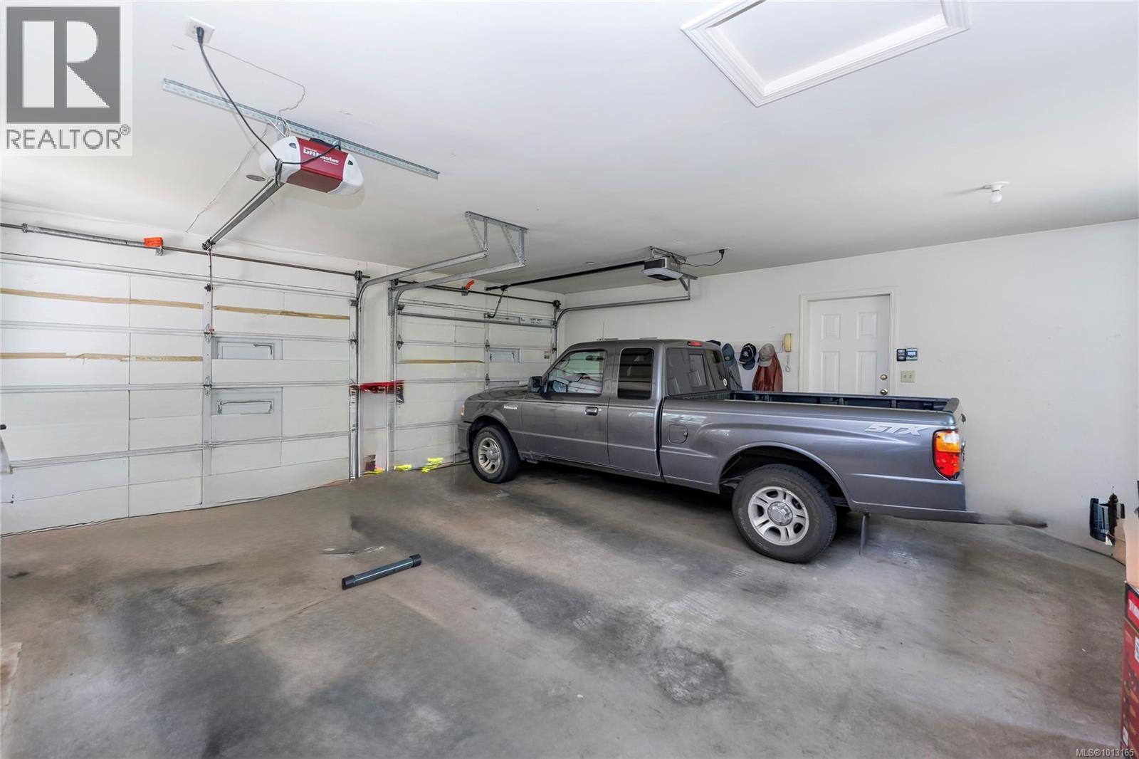  722 Miller Avenue, Saanich