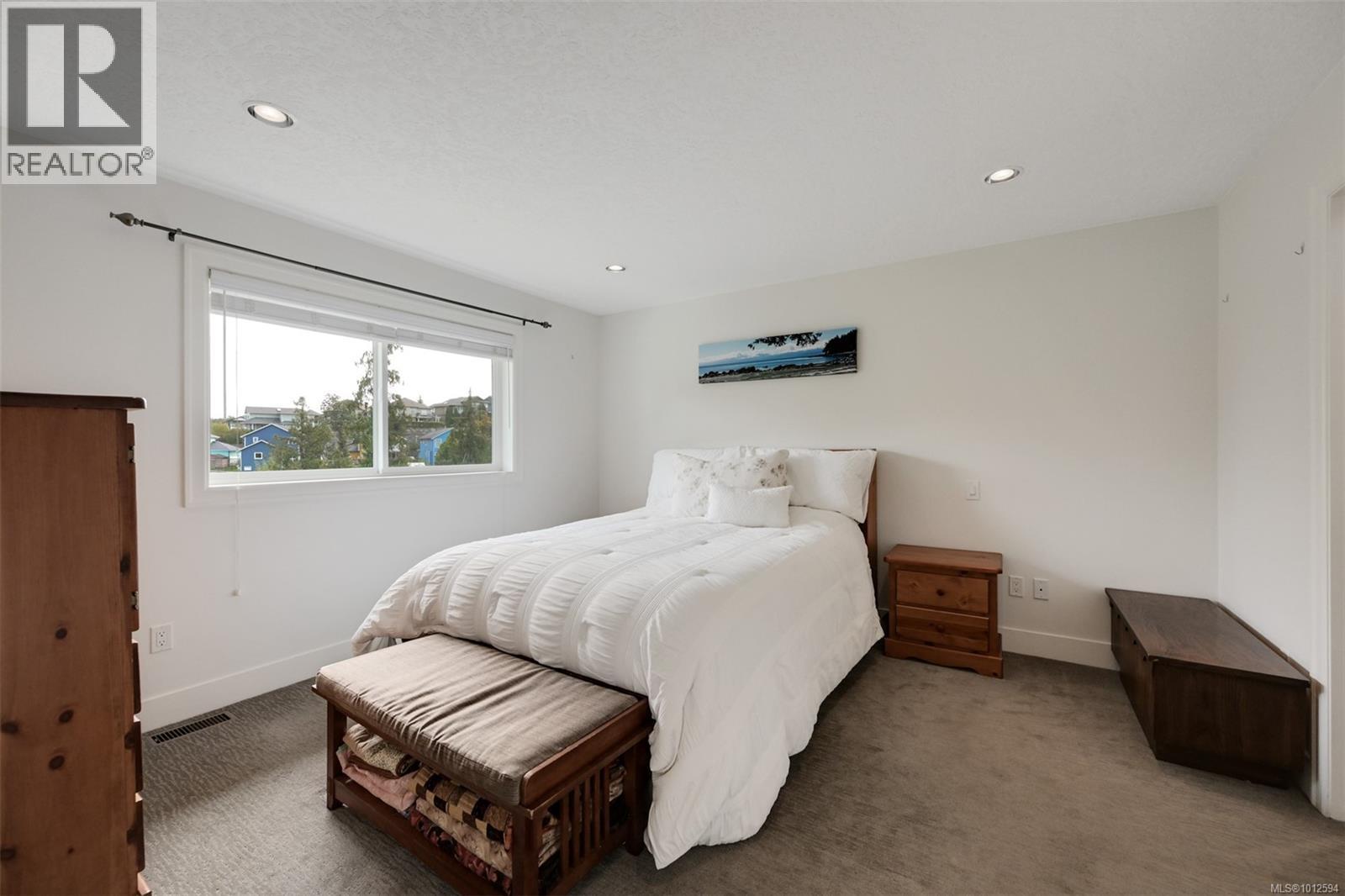 3445 Hopwood Pl, Colwood