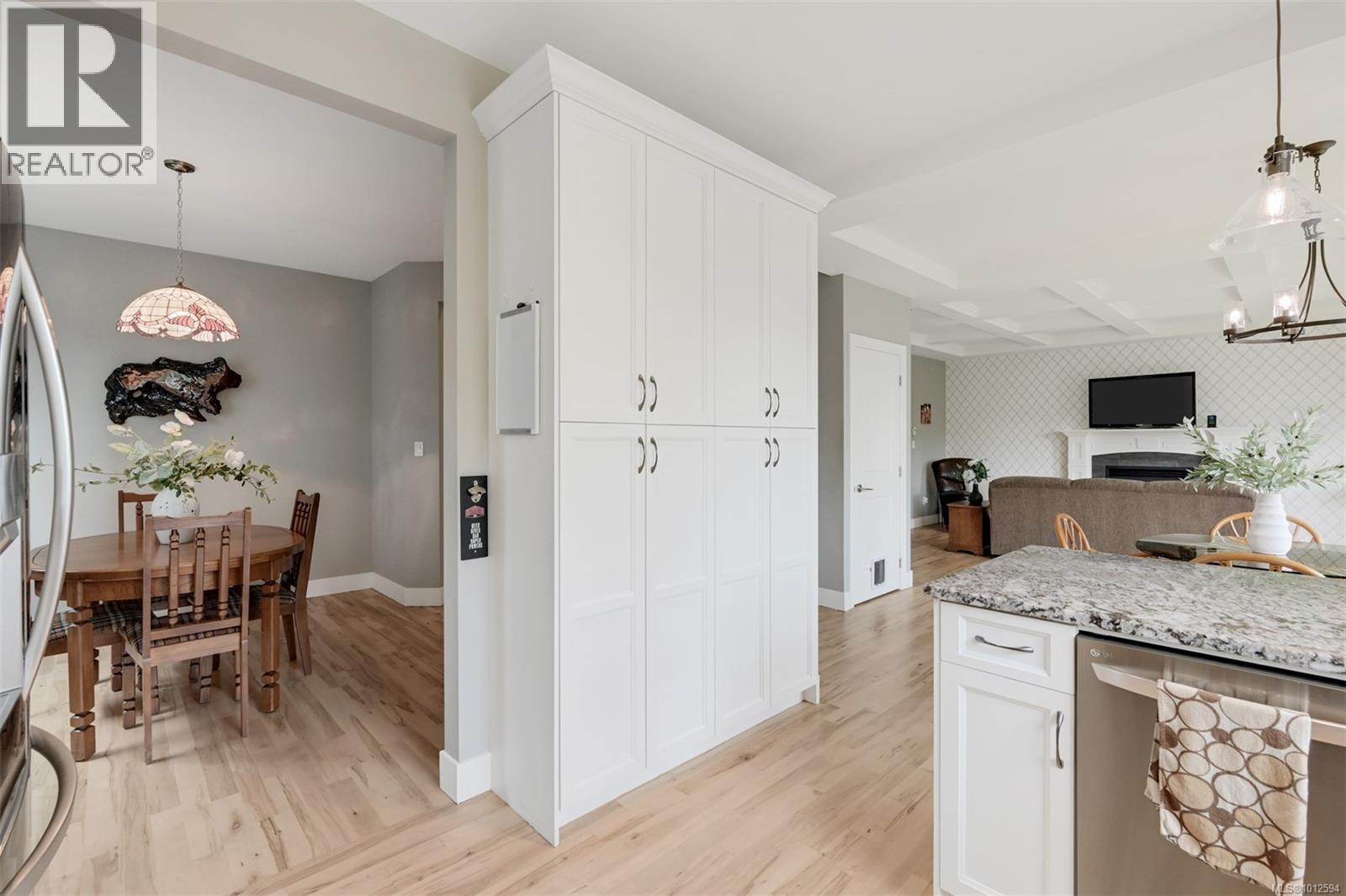 3445 Hopwood Pl, Colwood